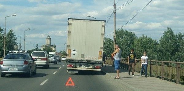 tir pe podul decebal