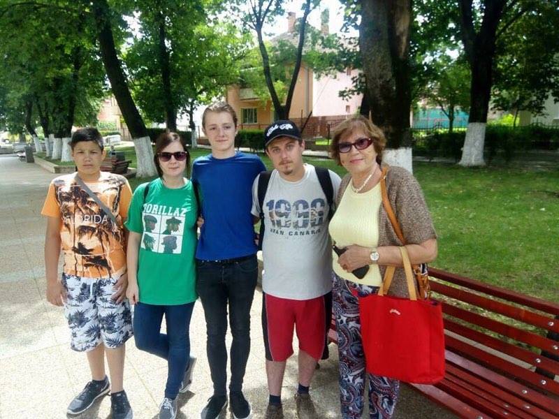 Așa arată voluntarii din Tășnad...oameni obișnuiți, de toate vârstele