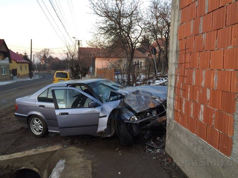 accident masina in casa (1)
