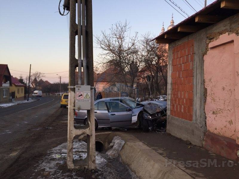 accident masina in casa (2)