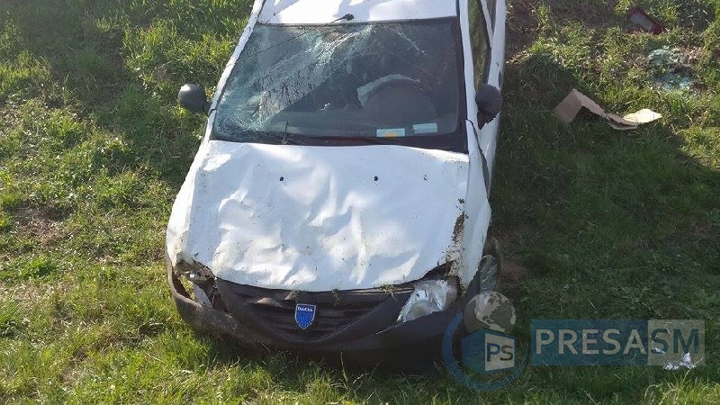 accident rutier masina in sant (3)_tn