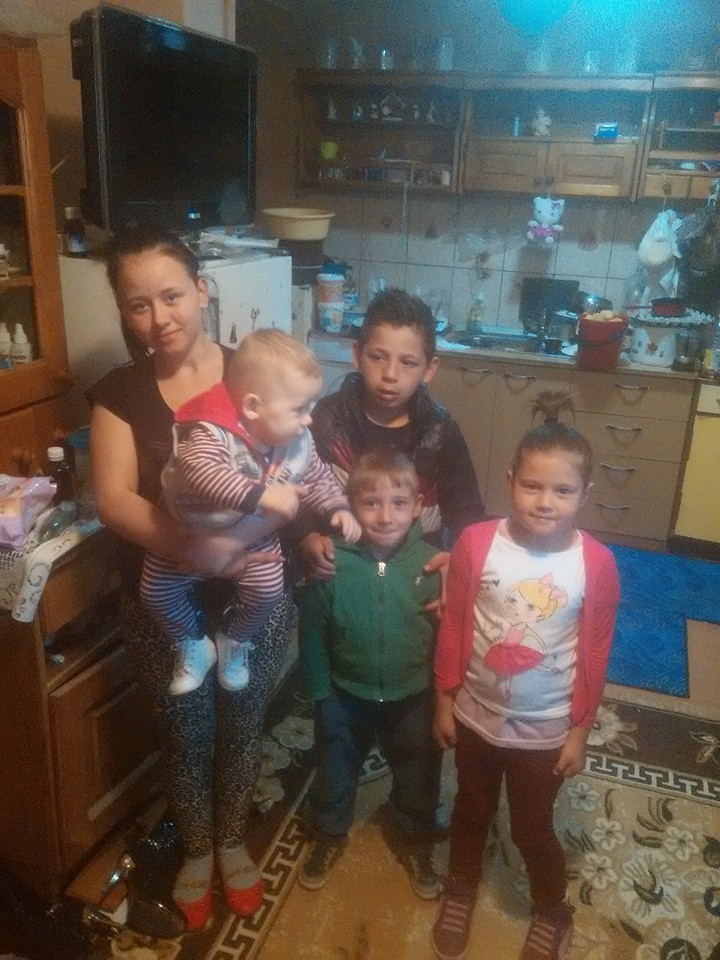 ȘASE copii rămași fără MAMĂ, sprijiniți de o fundație din Oradea. APEL către sătmăreni