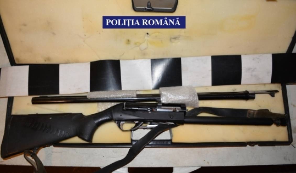 Satu Mare, județ PACIFIST?! Polițiștii au confiscat ZECI de ARME de foc!