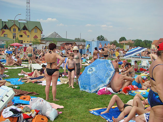 Ștrandul Tășnad, destinația perfectă pentru vacanța în familie! Topul motivelor