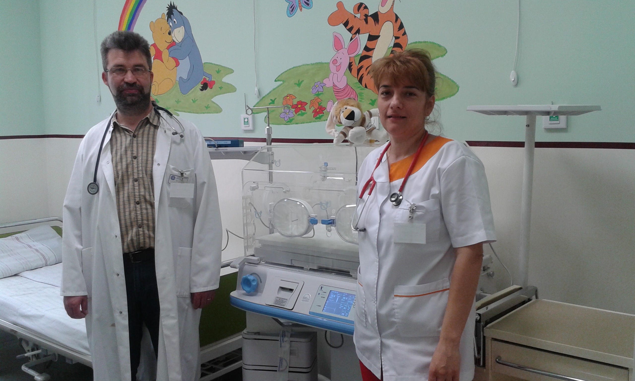 Germanii le dau NOU-NĂSCUȚILOR din județ o ȘANSĂ la viață. APARATURĂ medicală pentru Spitalul Tășnad