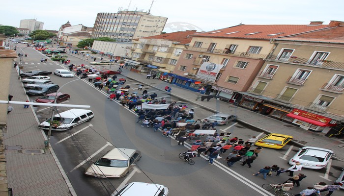 Parada florilor! Sătmarul ”INUNDAT” de flori, bătăi de tobe și sute de copii (FOTOGALERIE)