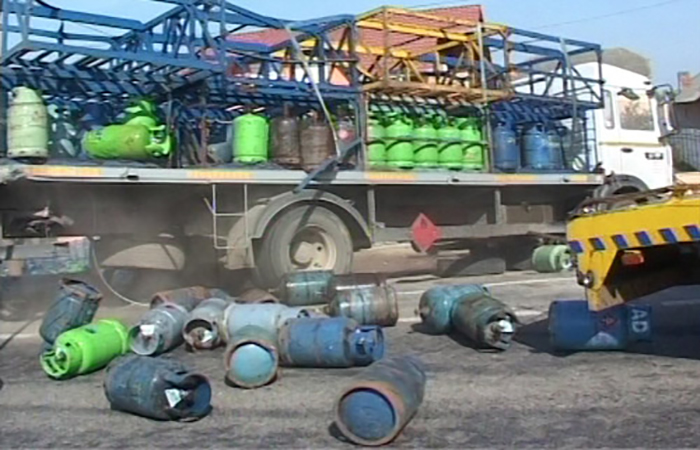 Un sătmărean a intrat într-un depozit și a furat mai multe butelii