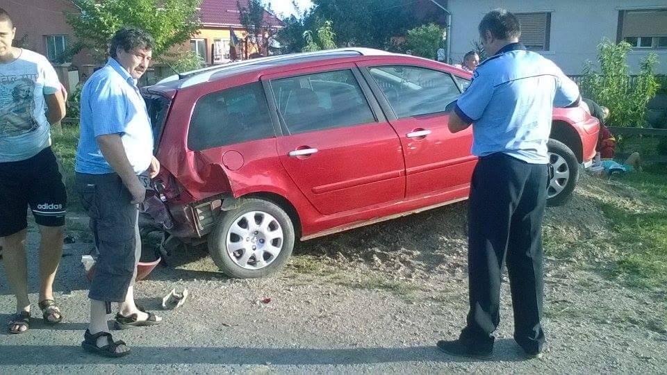 Accident în LANȚ în județ! Mai MULTE mașini implicate (FOTOGALERIE)