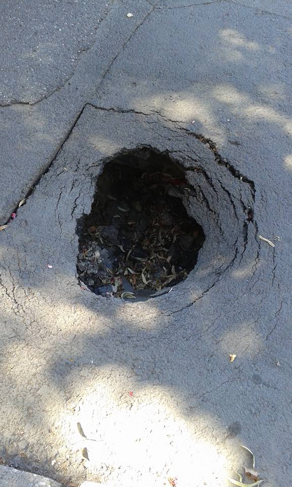 Lucrări de MÂNTUIALĂ! Apar CRATERELE în drumurile din municipiul Satu Mare (FOTOGALERIE)