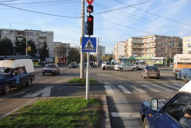 Sensul giratoriu de pe Drumul Careiului, în intersecția Crinul, în AER. ”Lobby”-ul bisericii a fost mai PUTERNIC