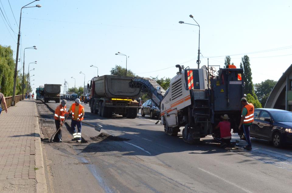 Podul Decebal se reasfaltează! Circulația rutieră, din nou pe un singur sens
