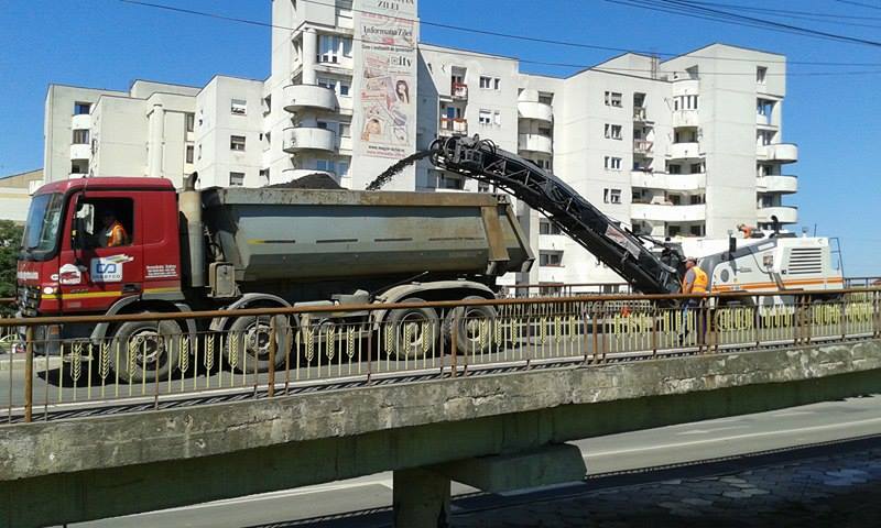 Restricții PRELUNGITE pe Podul DECEBAL! Lucrările vor DURA cel puțin până în 15 SEPTEMBRIE (FOTO)