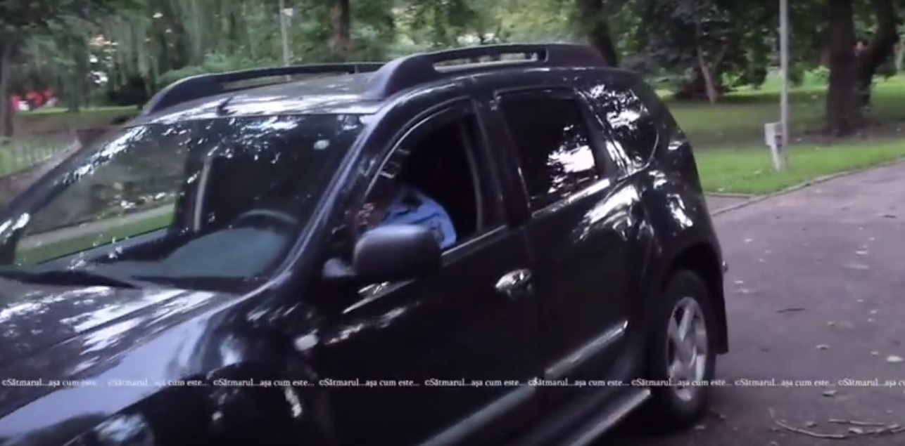 Poliția Locală s-a SESIZAT în cazul polițistului care a CONDUS prin parc. CUM își MOTIVEZĂ șoferul GESTUL
