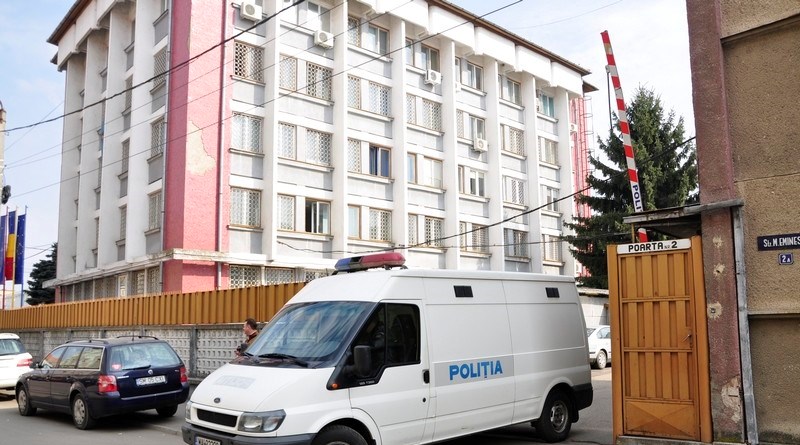 Săptămână scurtă la poliție. Păgubit, trimis la plimbare