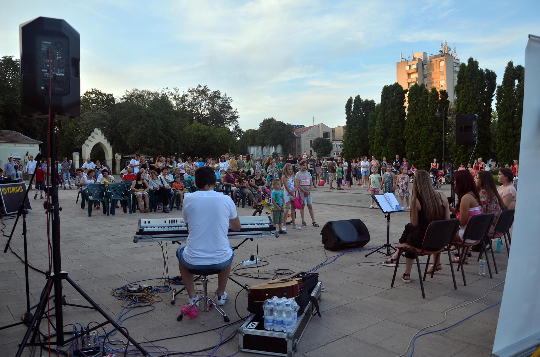 Atmosferă SENZAȚIONALĂ la Carei! MUZICĂ și ZÂMBETE în tot orașul!