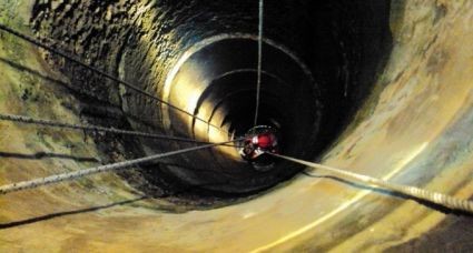 Câine SALVAT dintr-o FÂNTÂNĂ de pompierii sătmăreni! (FOTO)