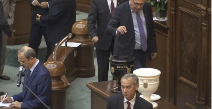 Senatorul sătmărean INCULPAT de DNA votează ÎMPOTRIVA cererii DNA în cazul Gabriel Oprea?!