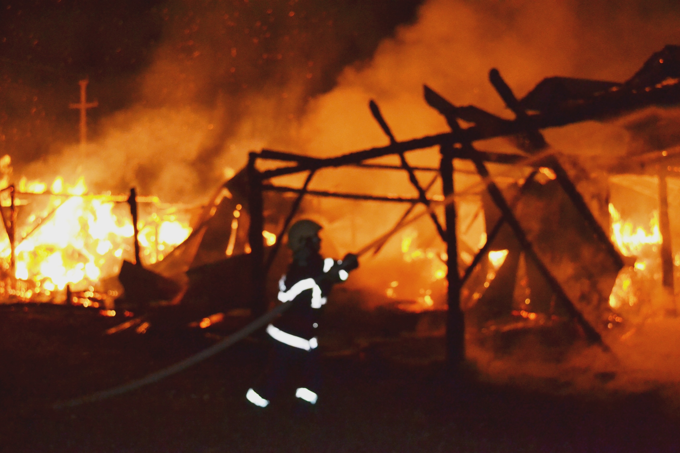 INCENDIU devastator în noaptea de REVELION în județ (FOTOGALERIE)