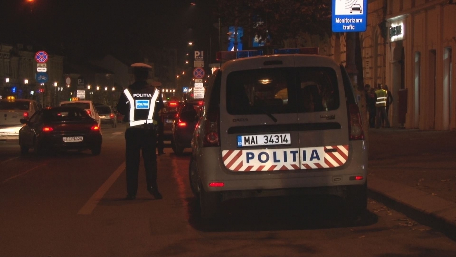 HAOS pe străzile Sătmarului. Un sătmărean era să fie ACCIDENTAT de trei ori (VIDEO)