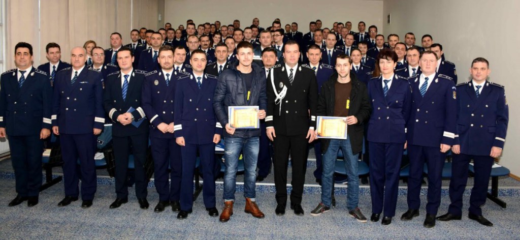 Un oșean a devenit EROU! A salvat o femeie care a fost tâlhărită și a prins infractorul