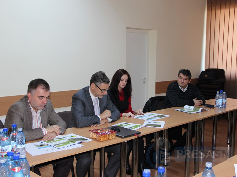 Director general Didier Senn (foto centru)