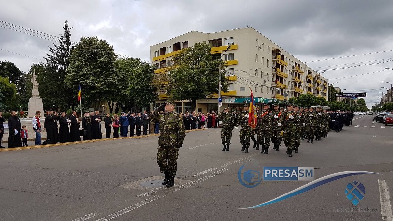 FOTO&VIDEO. Ziua Eroilor, comemorată doar de autorități. Recunoștința e un lux?!