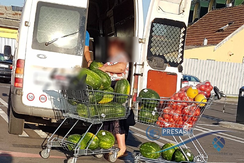 Prețuri enorme la lubenițe în piețele din Satu Mare. Speculanții le cumpără la 1 leu și le vând la 7!