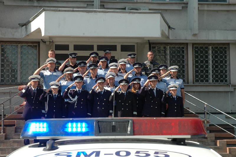 FOTO&VIDEO. Sute de polițiști din Satu Mare au ieșit în stradă. Girofarurile au fost pornite