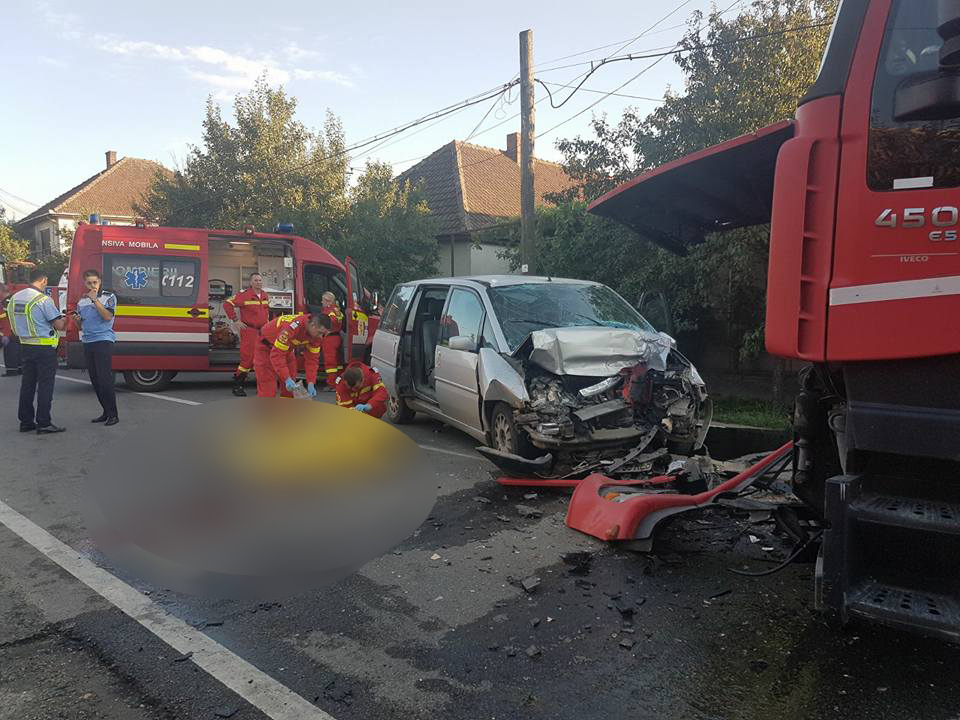 FOTO. Bilanțul accidentului tragic de la Turulung: un mort și patru răniți grav