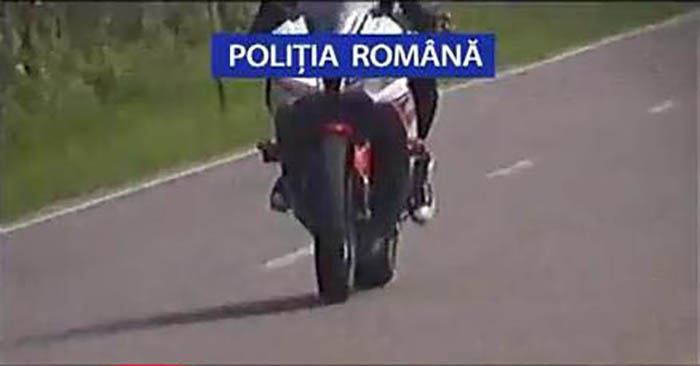 Motociclist cu 200 de km/h, pe lângă radar. Pe când a întors poliția, a dispărut