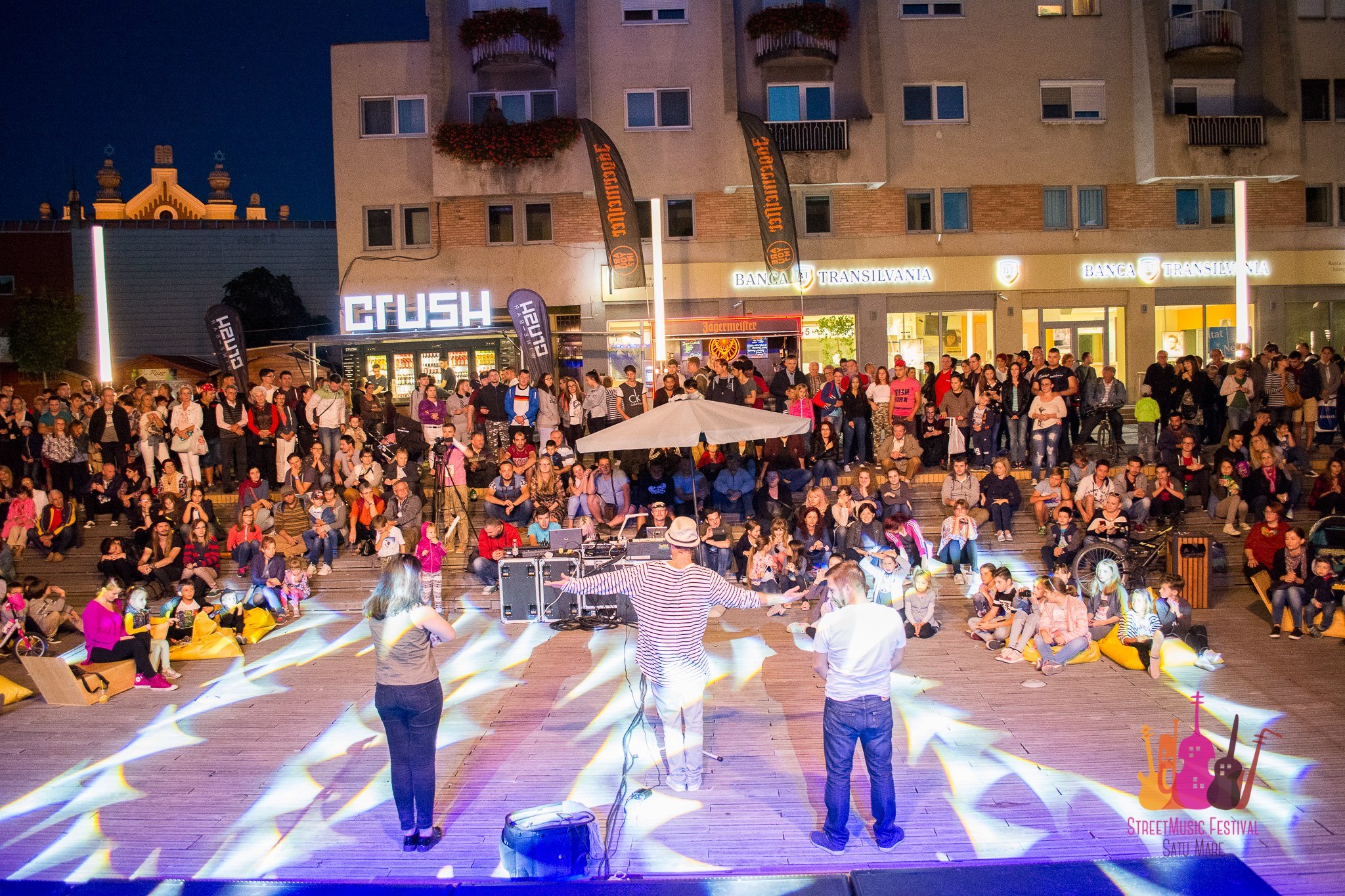 Zeci de concerte în centrul Sătmarului și pe râul Someș! Urmează ”Street Music Festival”!