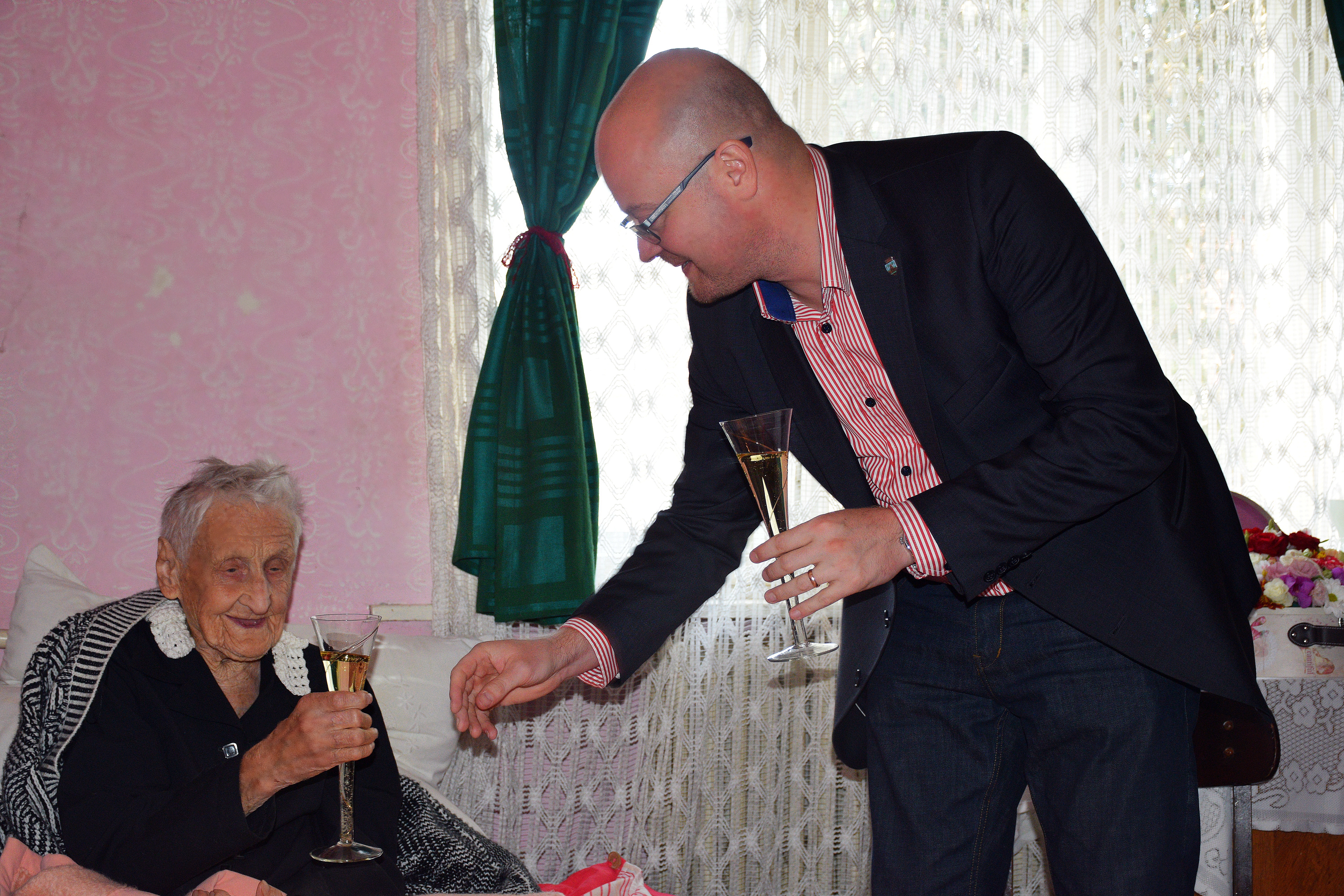 FOTO. Povestea celei mai longevive sătmărence: are 102 ani și vrea să muncească!