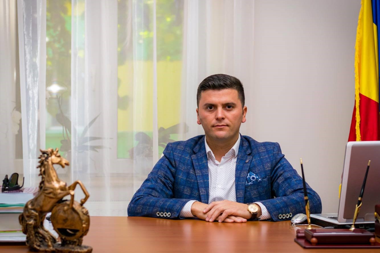 Adrian Cozma, noul șef al Cancelariei prefectului. Demisionează din CJ