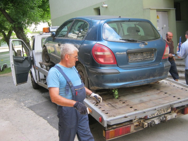 Mașini ridicate recent în municipiul Satu Mare! Urmează alte 40 de autovehicule