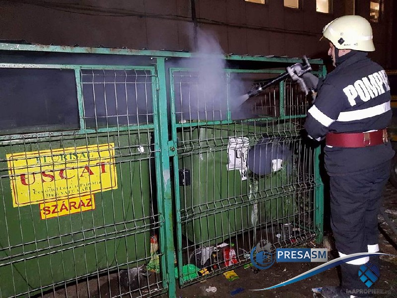FOTO. Incendieri repetate în Cartierul Micro 16. Pompierii trag un semnal de alarmă