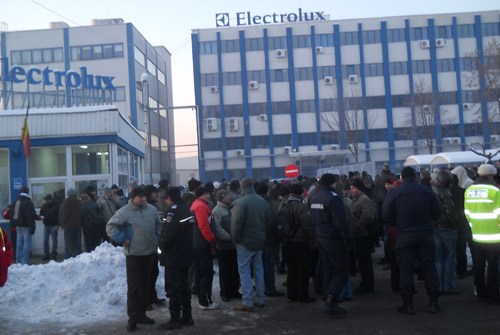 Grevă generală. Muncitorii întrerup munca la una dintre cele mai mari fabrici din Satu Mare