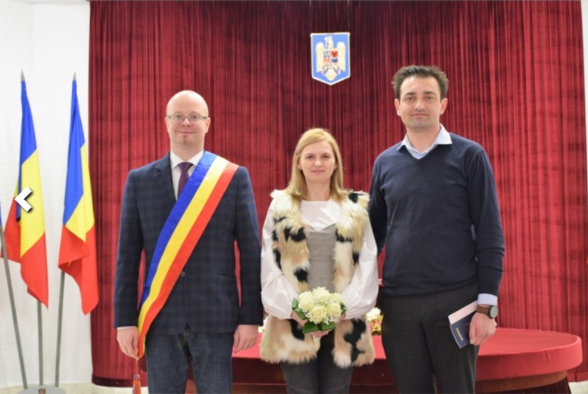 FOTO/VIDEO. Cuplul din Satu Mare care a spus DA de Sfântul Valentin. Casă de piatră!