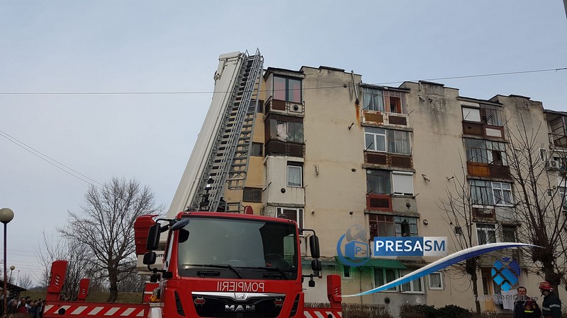 FOTO&VIDEO Descoperire macabră în Satu Mare. Cadavru, găsit în putrefacție într-un apartament