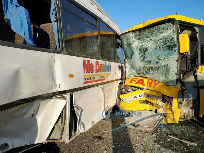 FOTO/VIDEO Plan roșu de intervenție la Satu Mare. Coliziune între două autobuze. Victime multiple