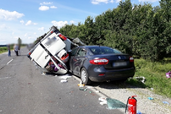 FOTO. Maghiarii cer interzicerea şoferilor români pe şosele Ungariei: ‘Fără criminalii români!