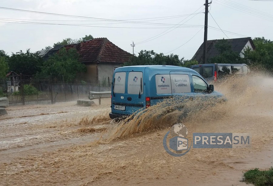 AVERTIZARE. Ploi însemnate cantitativ în județul Satu Mare
