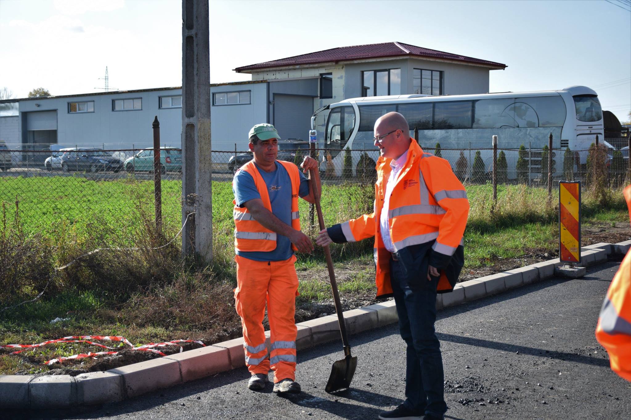 FOTOGALERIE. Primarul Kereskenyi le cere constructorilor să grăbească ritmul lucrărilor