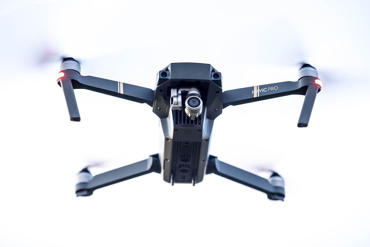 Jandarmeria avertizează: În ce condiții pot fi folosite dronele