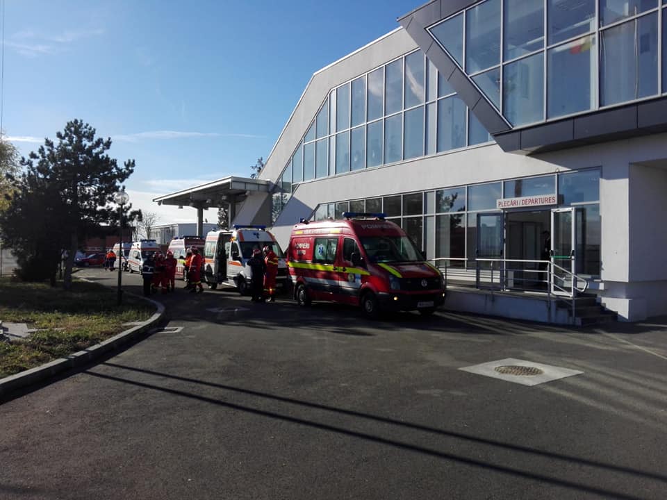 Tragedie pe Aeroportul Satu Mare. Un pasager a decedat după ce a coborât din avion