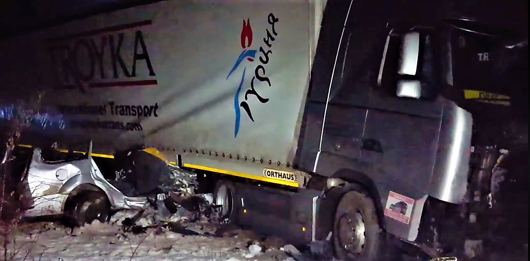 FOTO/VIDEO. Tragedie pe șosele. Cinci tineri și-au pierdut viața