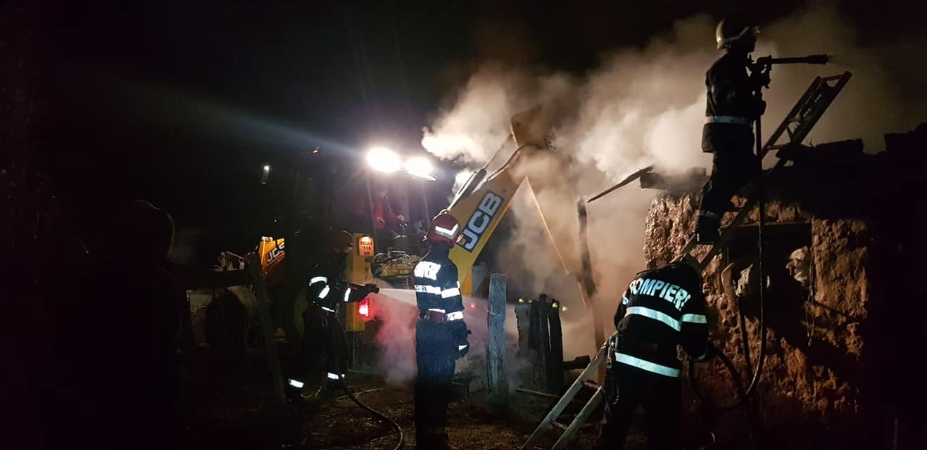FOTOGALERIE. Misiuni dificile. Cum arată intervențiile pompierilor la -12 grade Celsius