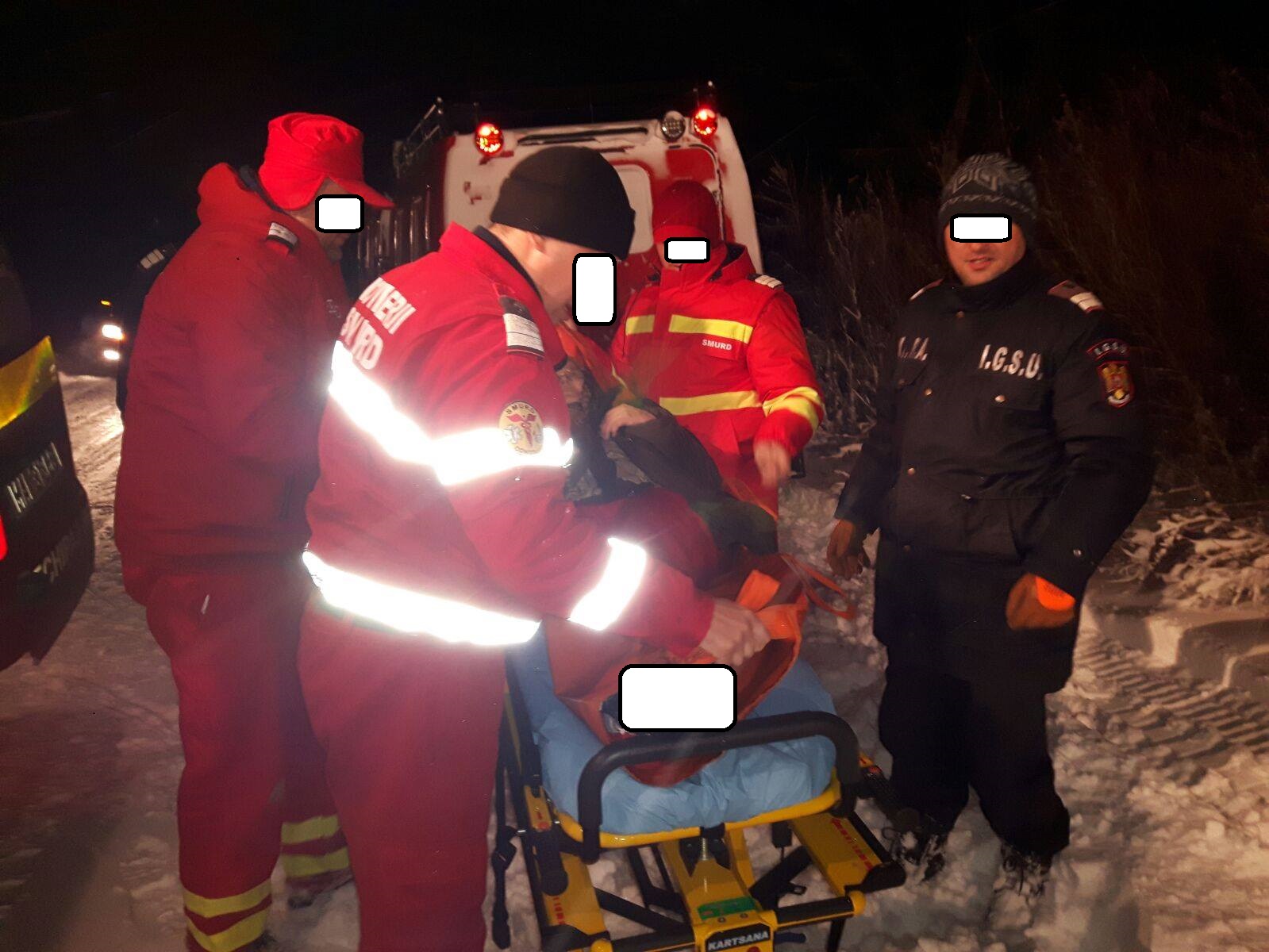 Un sătmărean și-a tăiat intenționat mâna cu toporul. A crezut că l-a însemnat... diavolul