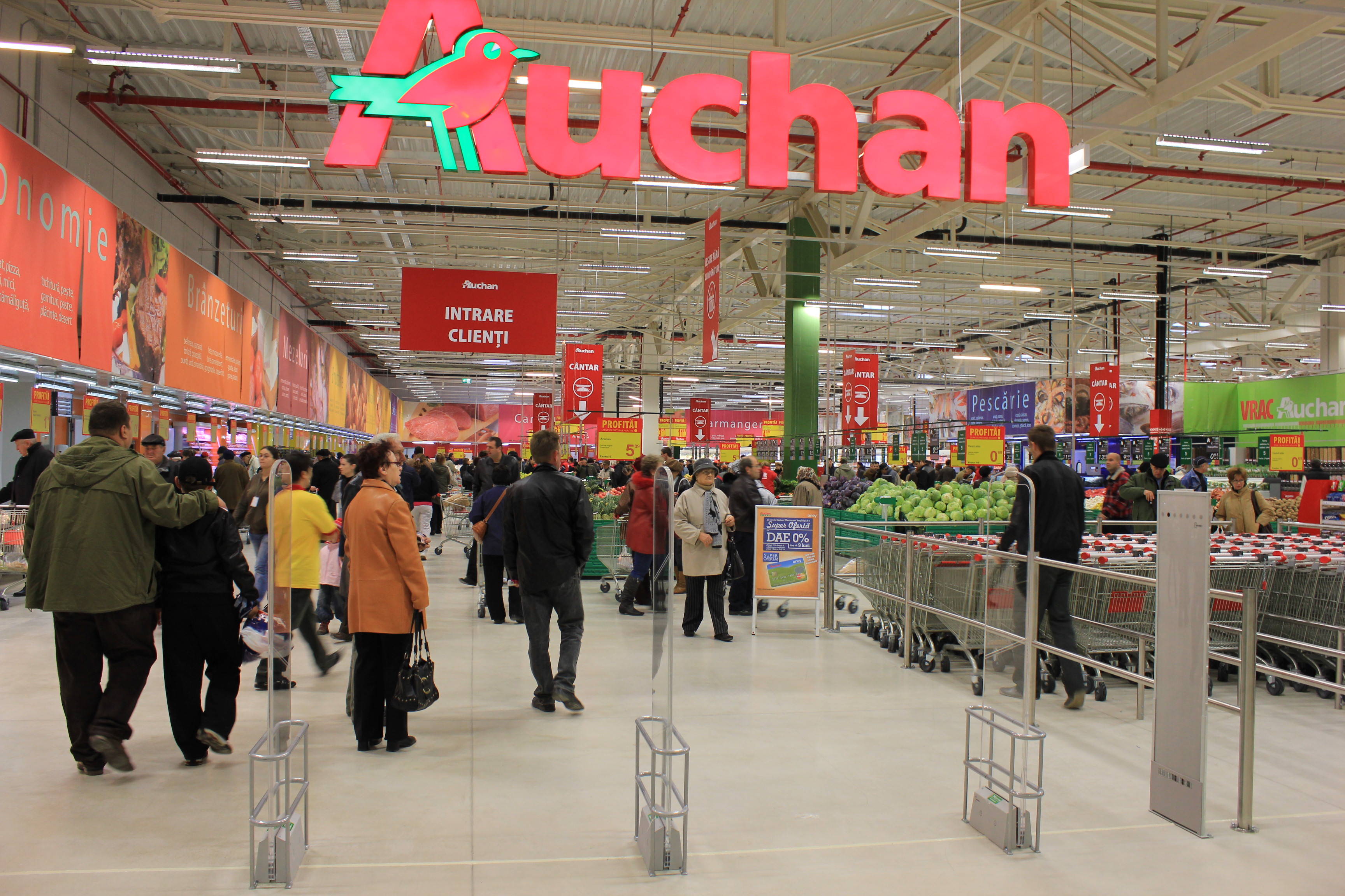 De luni, nou program la Auchan și Aushopping. Sunt și excepții