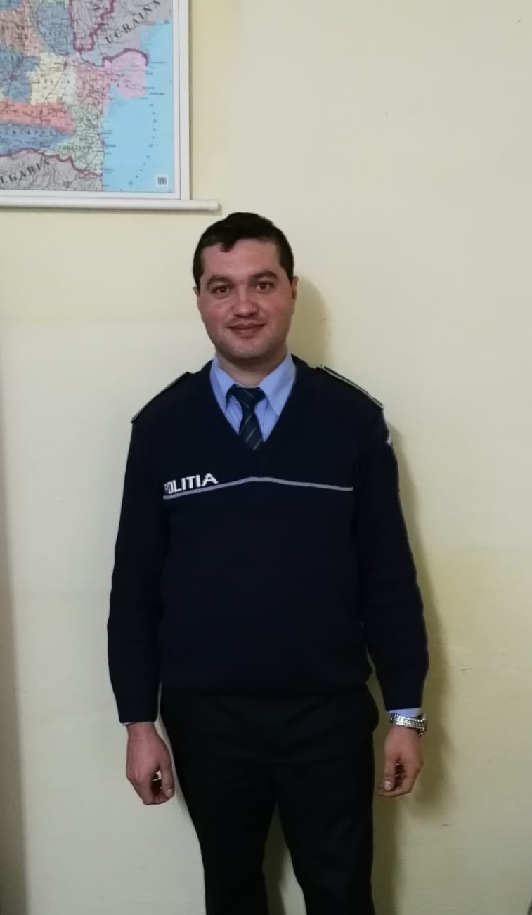 FOTO. Polițistul EROU din Satu Mare! A salvat viața unui tânăr. La un pas de moarte