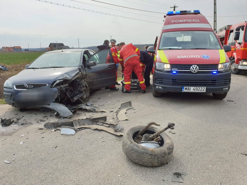 Accident frontal, cu victimă, în județul Satu Mare. O bunicuță a pierdut controlul volanului